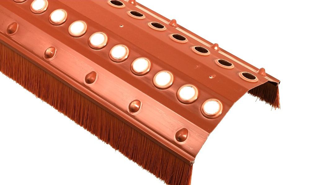 HŘEBENOVÝ PÁS S KARTÁČEM AIR-TEC ČERVENÁ - 100 x 18 cm