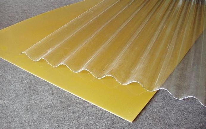 VLNITÁ DESKA GUTTAPRAL PVC PRŮHLEDNÁ BRONZ - 2,0 x 0,95 m - 1,9 m2