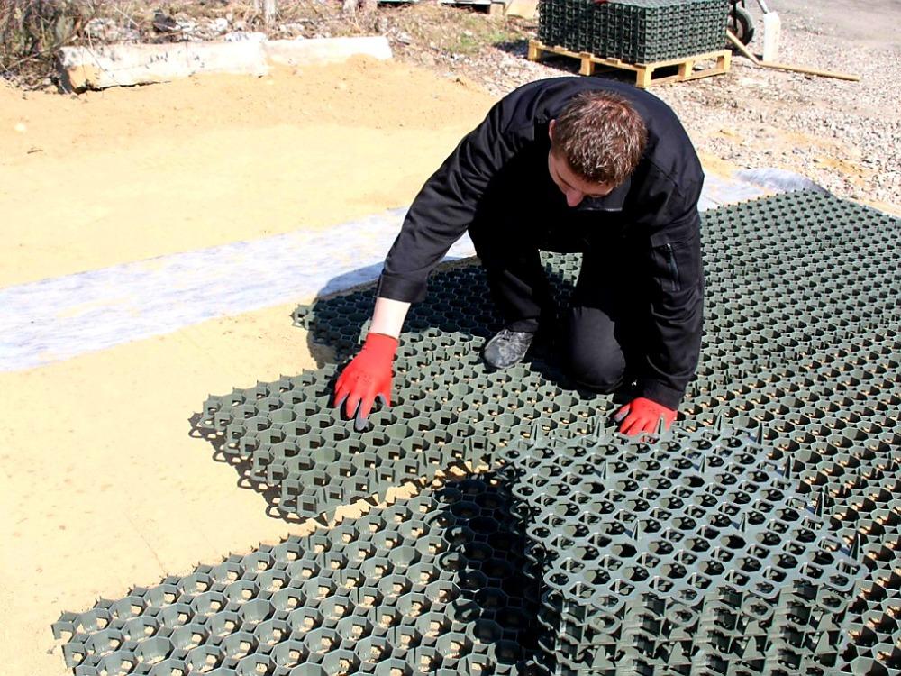 ZATRAVŇOVACÍ TVÁRNICE COVERGRID PUZZLE ČERNÁ - 50 x 50 x 6,2 cm