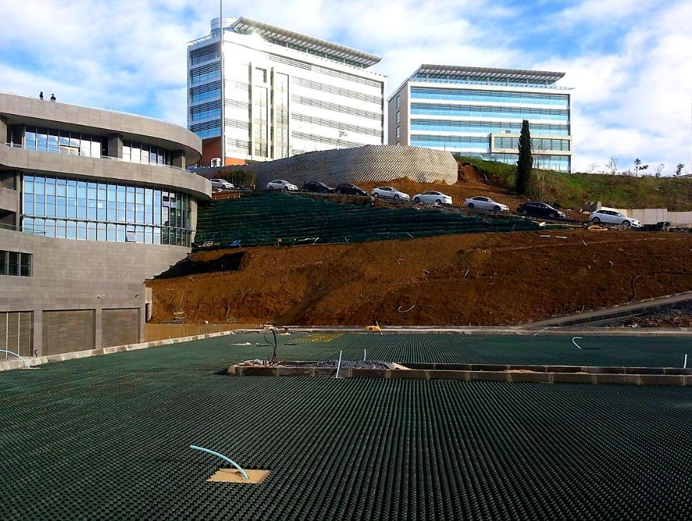 ZATRAVŇOVACÍ TVÁRNICE TRAWAY ČERNÁ - 50 x 50 x 6,2 cm