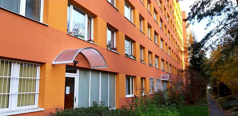 VCHODOVÁ STŘÍŠKA RONDO VELKÁ BÍLÁ/ČIRÁ - 200 x 90 cm