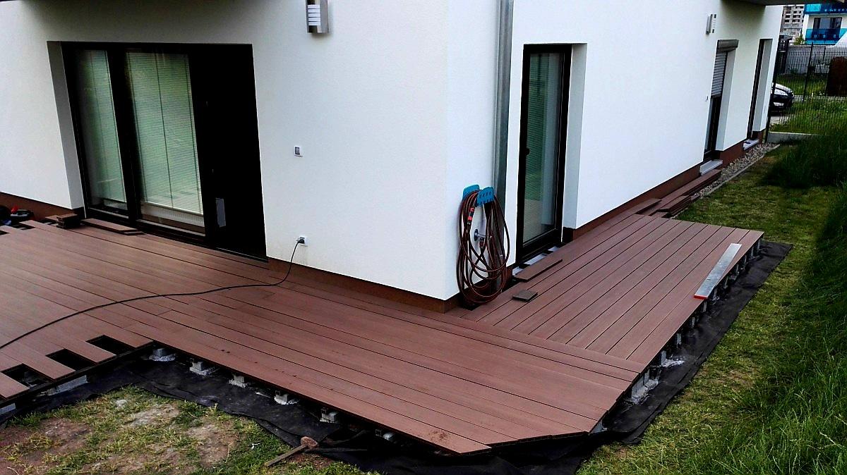TERASOVÉ PRKNO WPC GUTTADECK STRONG DARK GREY - 14 x 2 x 290 cm