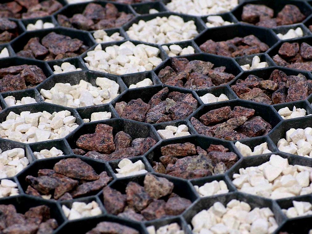 ZATRAVŇOVACÍ TVÁRNICE COVERGRID PUZZLE ČERNÁ - 50 x 50 x 6,2 cm