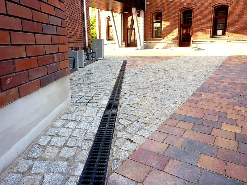 ODVODŇOVACÍ ŽLAB A15 S POZINKOVANOU MŘÍŽÍ SET COVERNIT - 100 x 12 x 8,5 cm - 3 ks