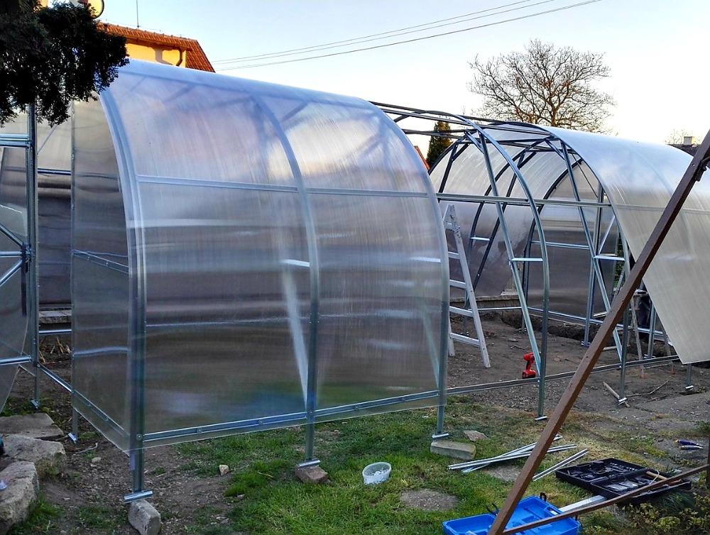 ZAHRADNÍ SKLENÍK TRJOSKA VOLYA LLC - 4,0 x 3,0 m - PC 4 mm
