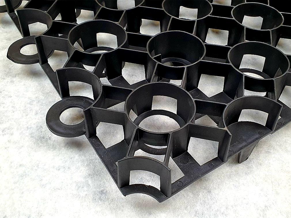 ZATRAVŇOVACÍ TVÁRNICE COVERGRID PUZZLE ČERNÁ - 50 x 50 x 6,2 cm