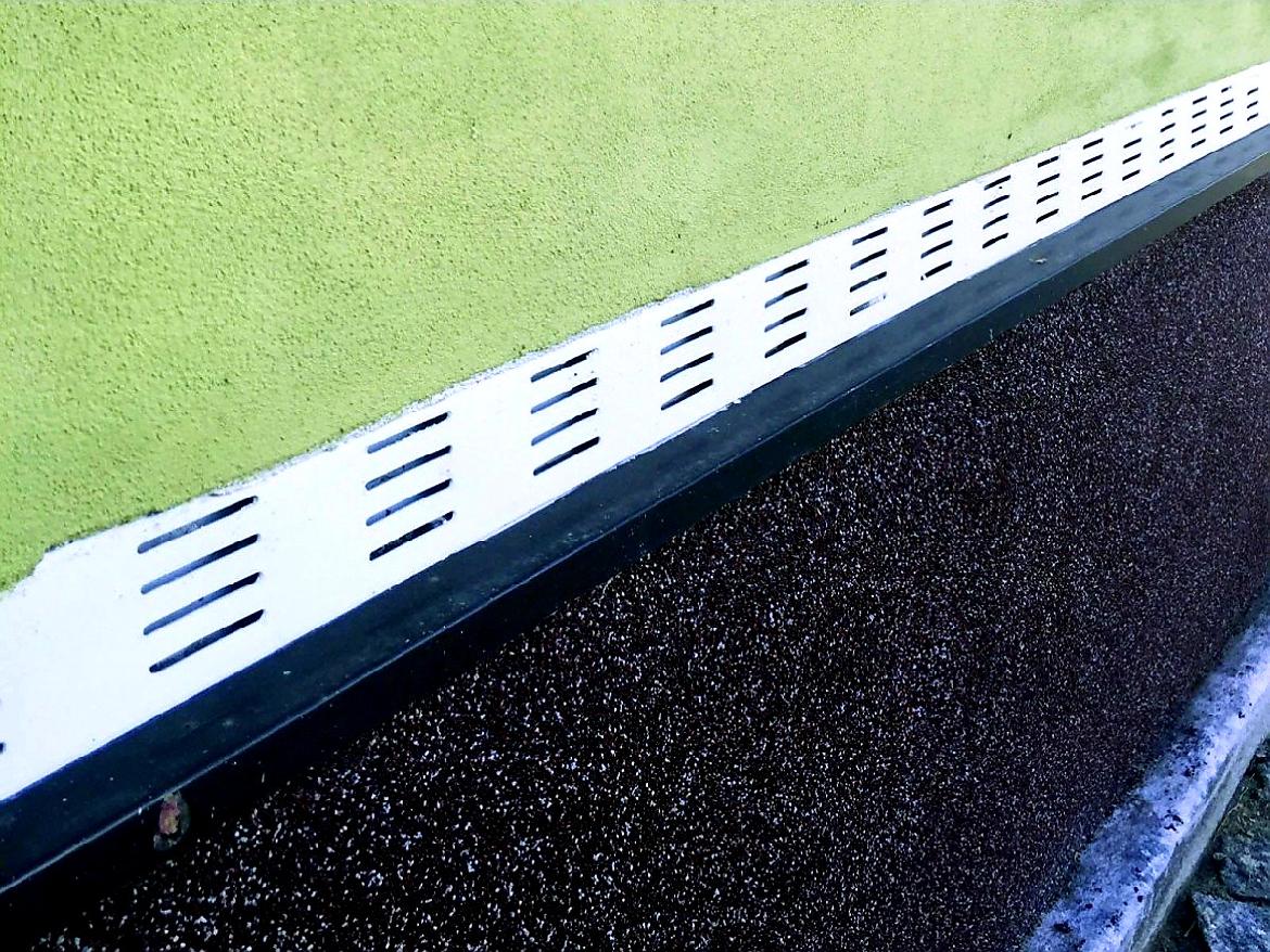 DIFÚZNÍ LIŠTA PRO VLHKÉ ZDIVO VNĚJŠÍ - 200 x 7 x 1,4 cm