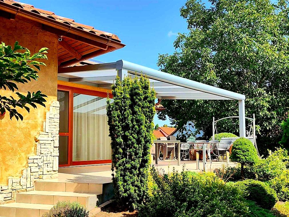 HLINÍKOVÁ PERGOLA MB LINE COVERNIT KRÉMOVÁ - 306 x 250 cm