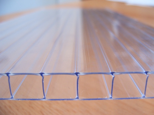 KOMŮRKOVÝ POLYKARBONÁT GUTTAGLISS DUAL BOX 4 ČIRÁ - 2,5 x 1,05 m - 2,63 m2