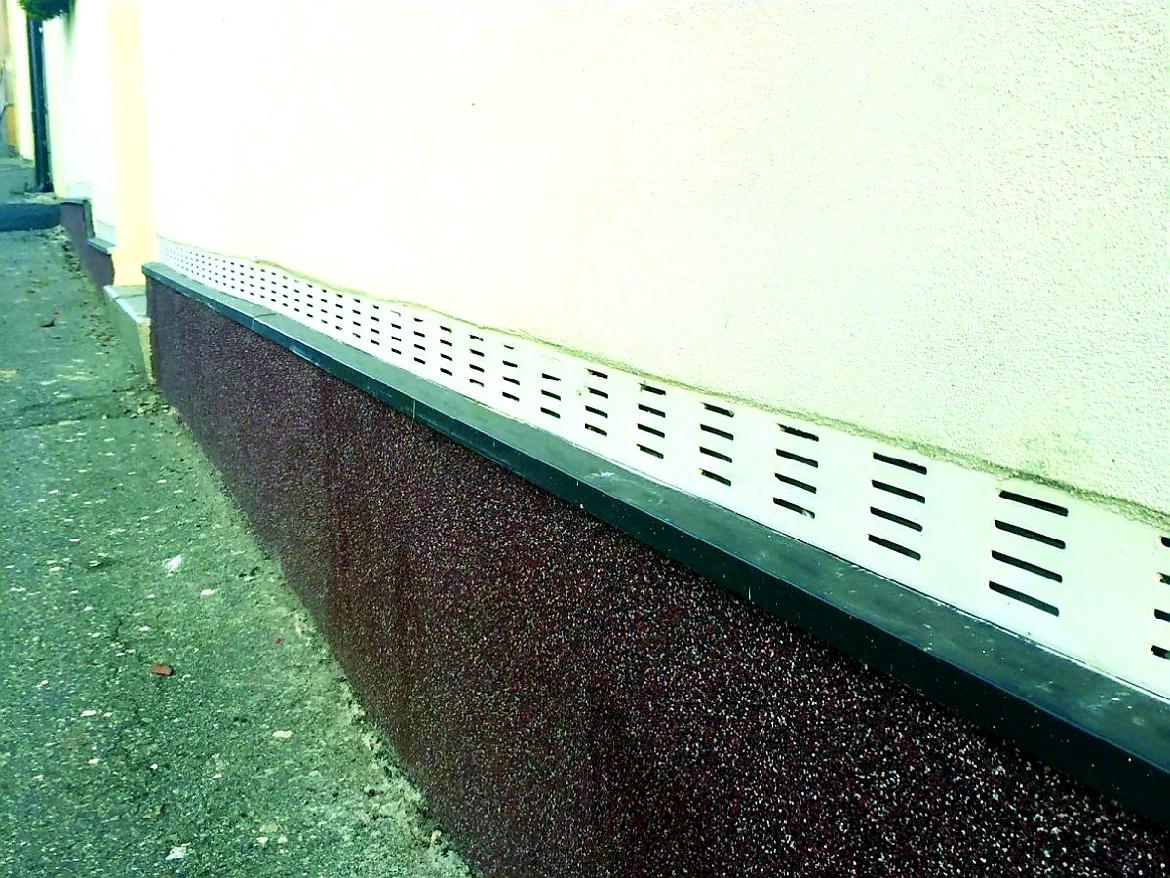 DIFÚZNÍ LIŠTA PRO VLHKÉ ZDIVO VNĚJŠÍ - 200 x 7 x 1,4 cm