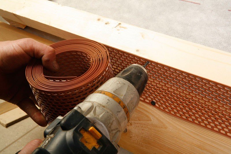 OCHRANNÝ PLASTOVÝ PÁS ČERVENÁ - 8 cm x 5 m