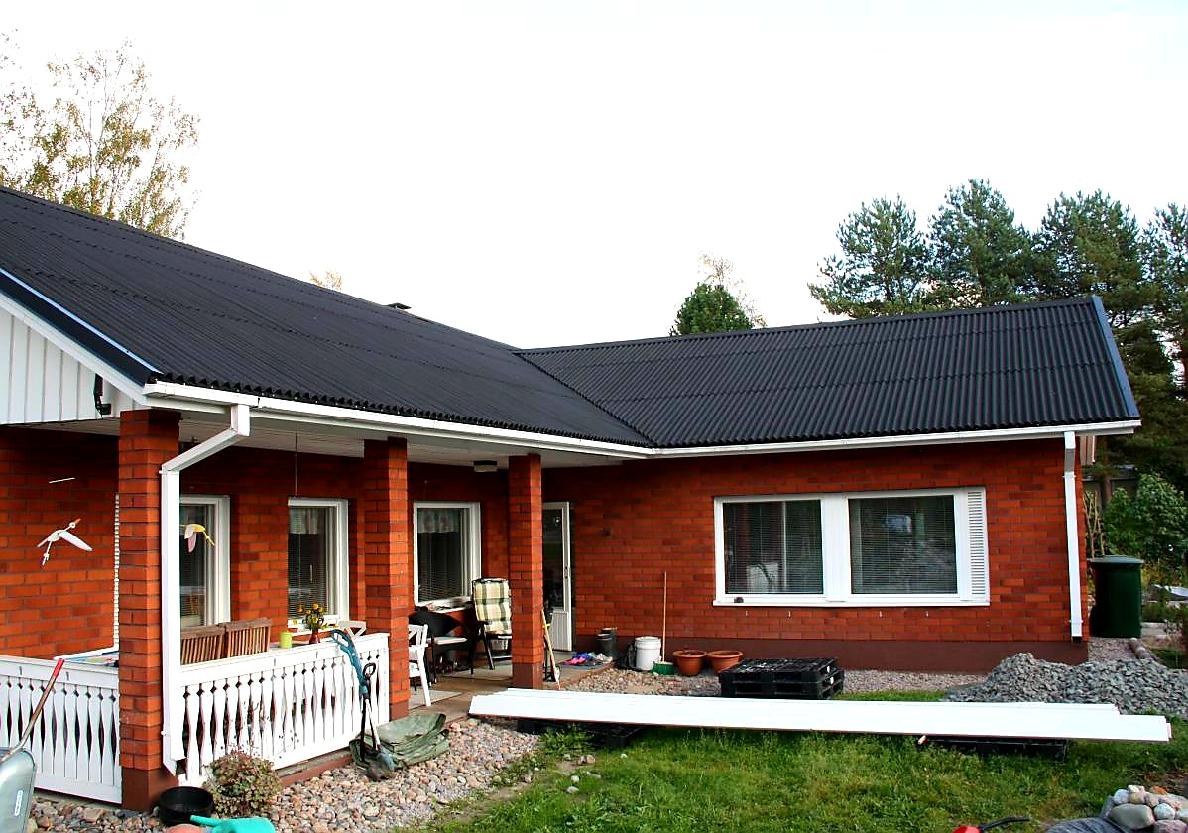 VLNITÁ STŘEŠNÍ DESKA ONDULINE BASE ČERNÁ - 2,0 x 0,85 m - 1,7 m2