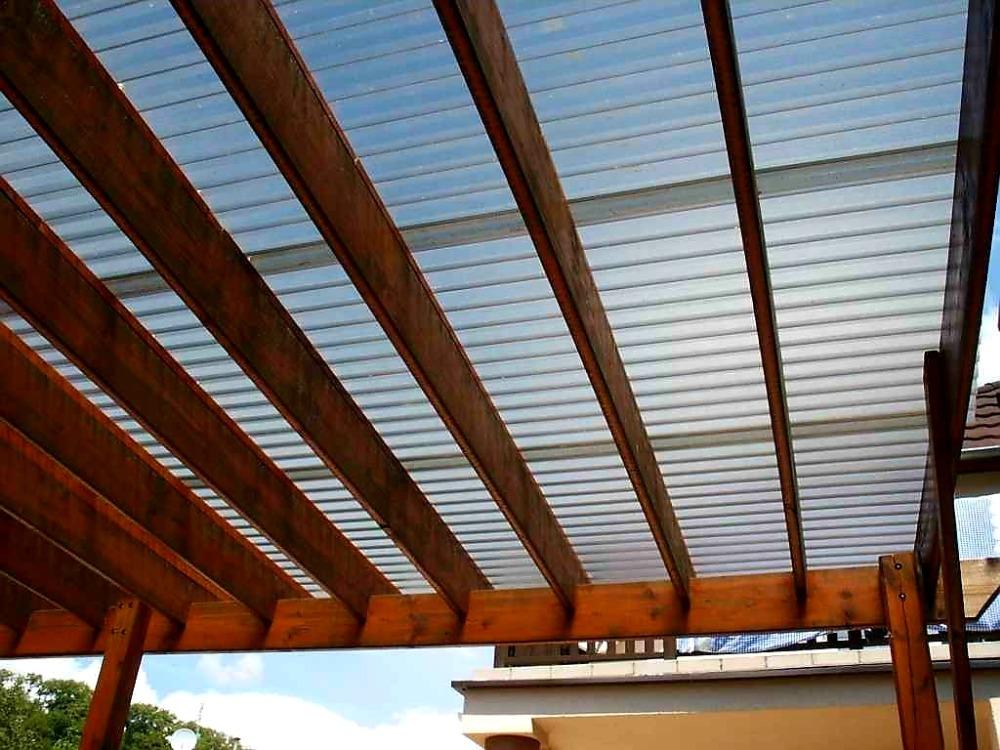 VLNITÁ DESKA GUTTAGLISS PVC BRONZ - 2,0 x 0,9 m - 1,8 m2