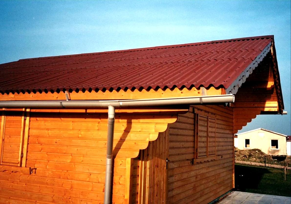 VLNITÁ STŘEŠNÍ DESKA ONDULINE BASE ČERVENÁ - 2,0 x 0,85 m - 1,7 m2