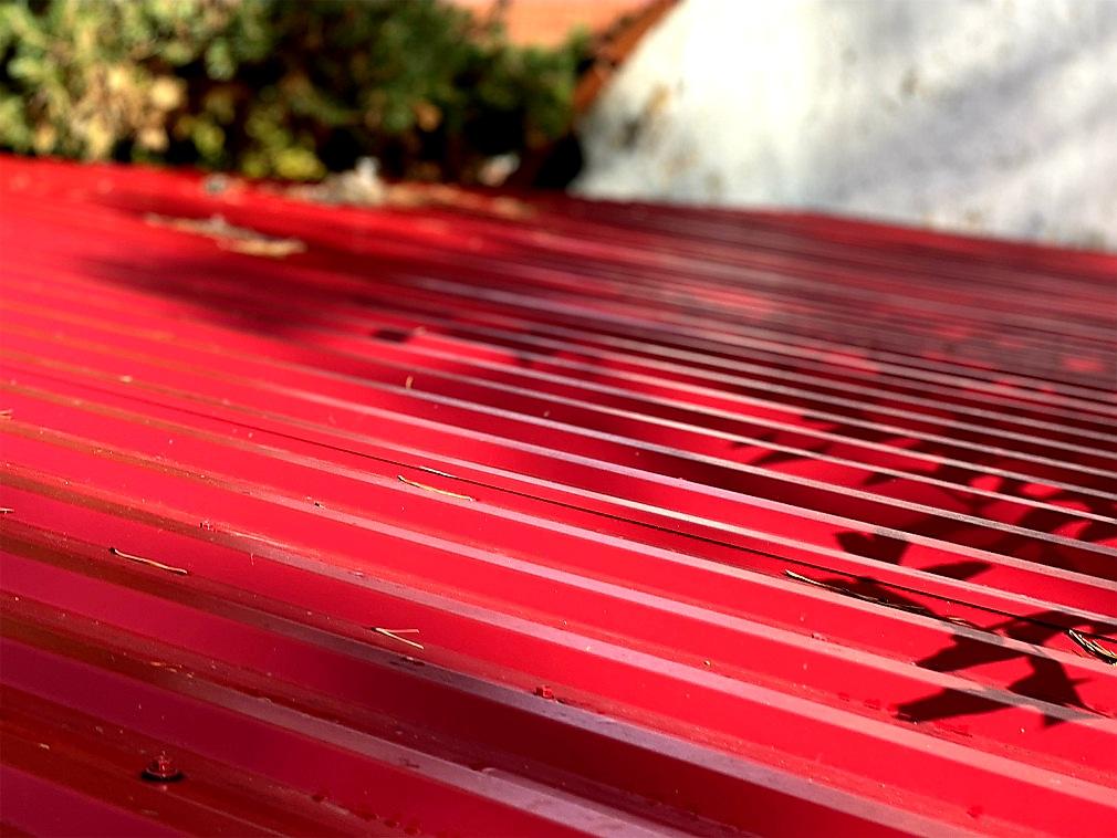 PLECHOVÁ TRAPÉZOVÁ KRYTINA T18 COVERNIT ČERVENÁ - 200 x 115 cm - 2,3 m2