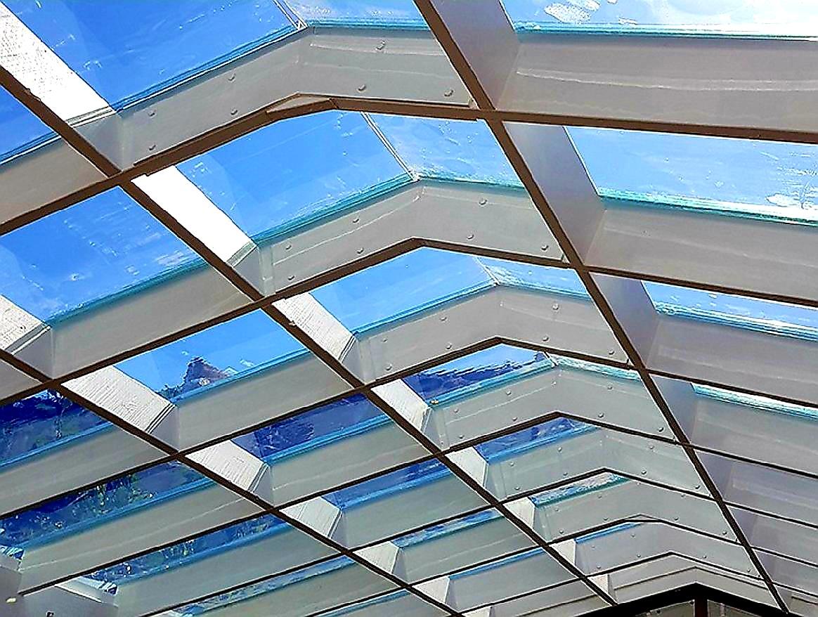 /polykarbonatova-plna-trapezova-deska-palram-decopol-glaze-cira-7-0x0-688m-4-82m2